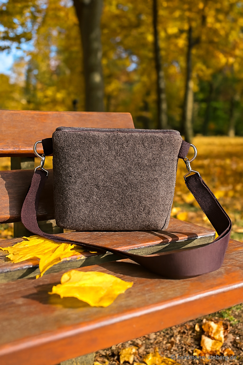 10072 Filzleder Crossbody Chic Rückseite