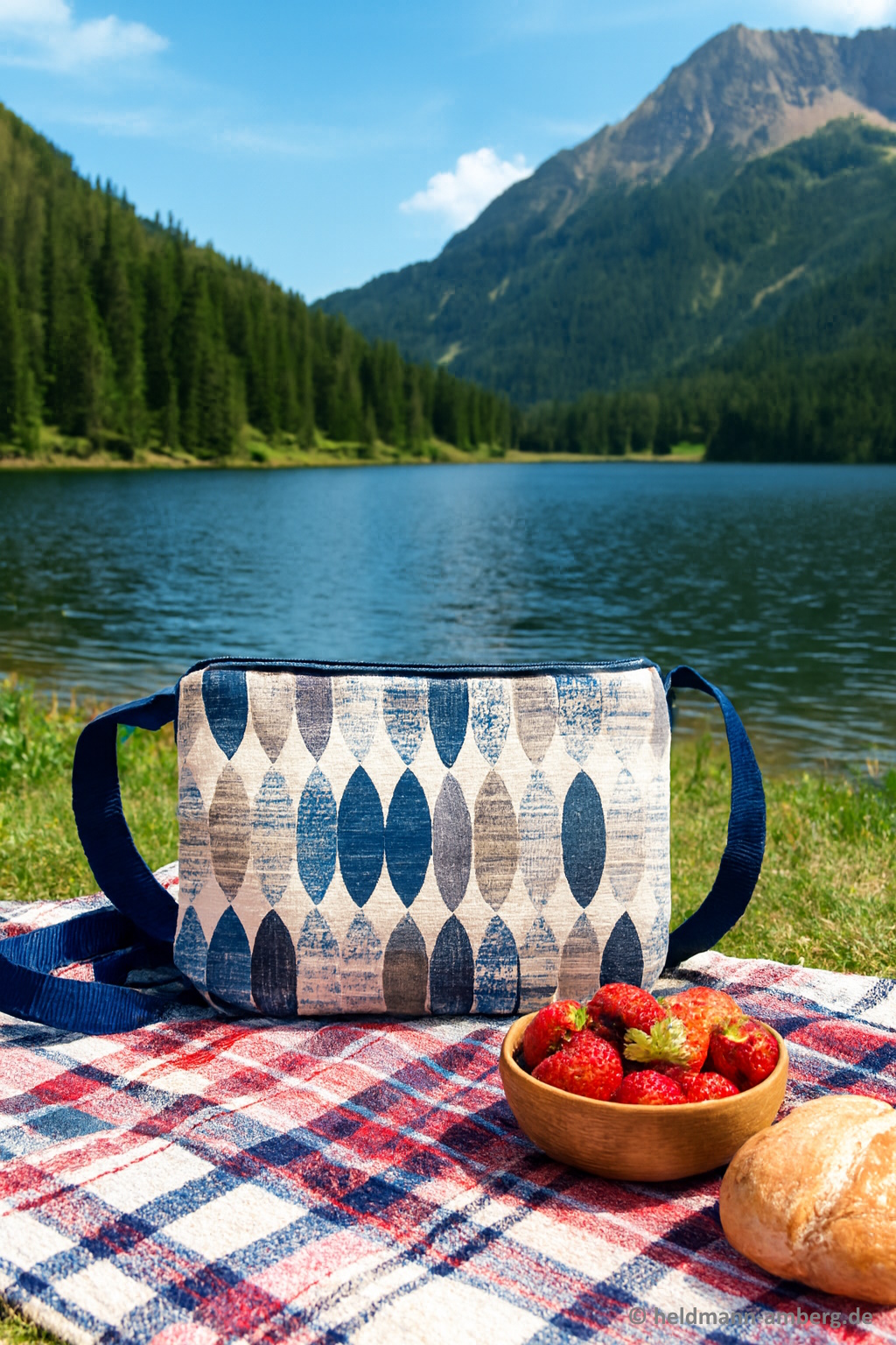 10073 Blaublatt Crossbody Chic Rückseite